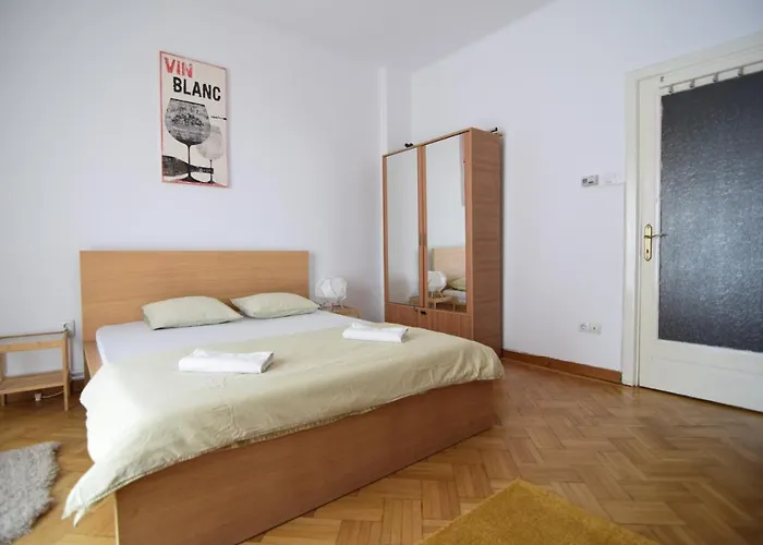 Apartamento Resedinta Lui Calin - Calea Victoriei Near Royal Palace